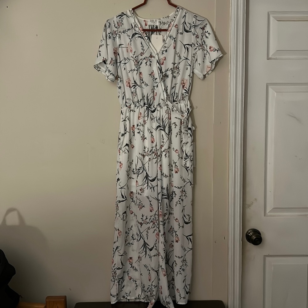 Cute never worn romper